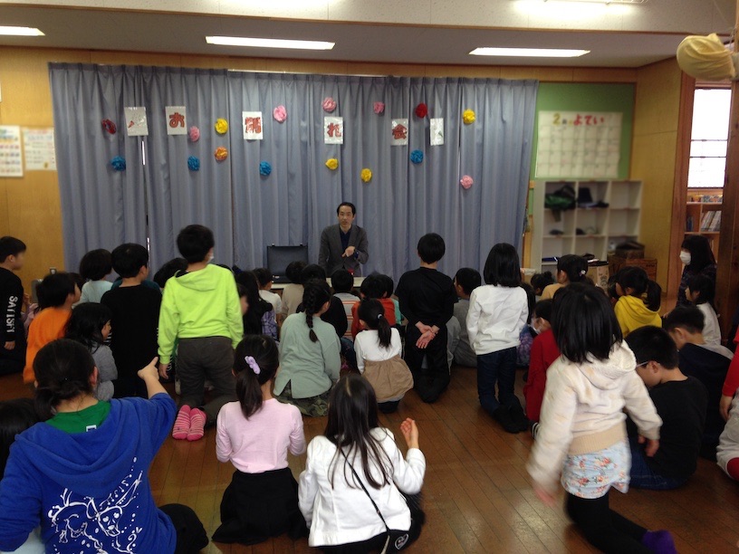 学童保育のお別れ会でマジシャンの子供向けマジックショー in 東村山市